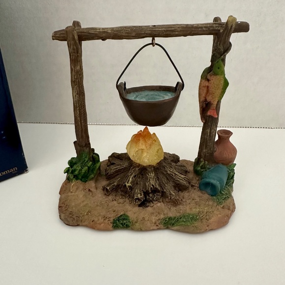 Fontanini Lighted Campfire Figure for 5" Nativity Village Original Box - Picture 2 of 3